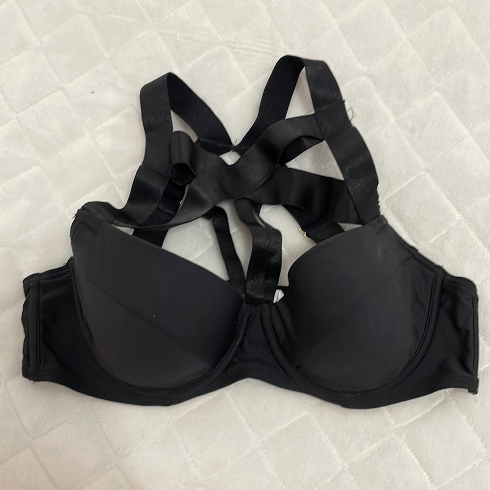 Used Pole wear top by Luna size Medium